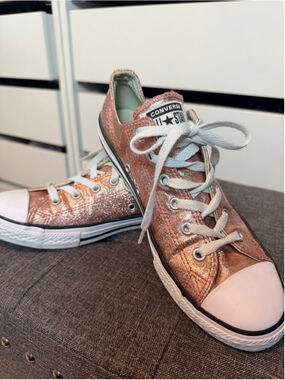 Converse Chuck Taylor All Star Low Top Pink Glitter Sneakers Jr Size 6 Women 8